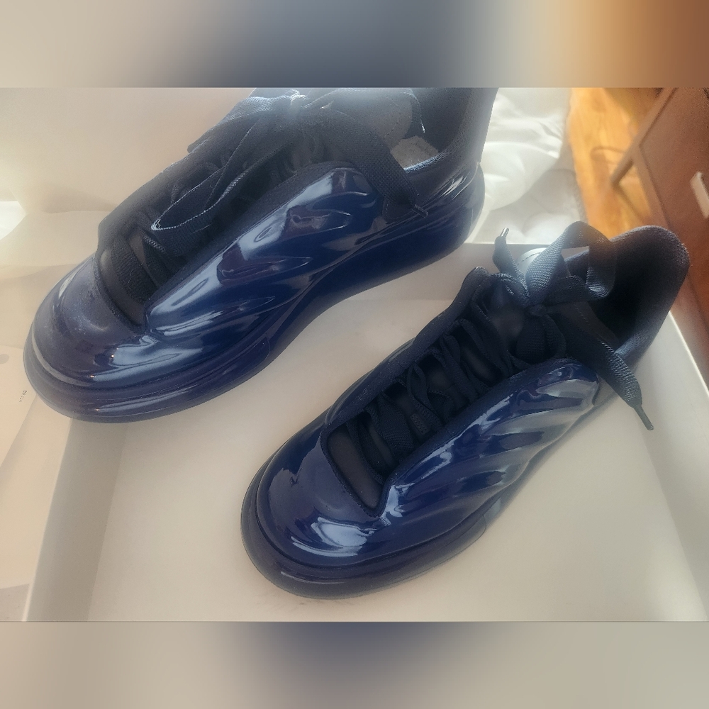 Alexander McQueen Oversized Lux Gloss Navy Sneakers - Picture 3 of 9